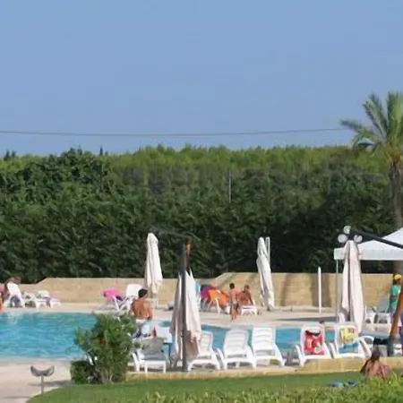 Ξενοδοχείο Petraria & 4*